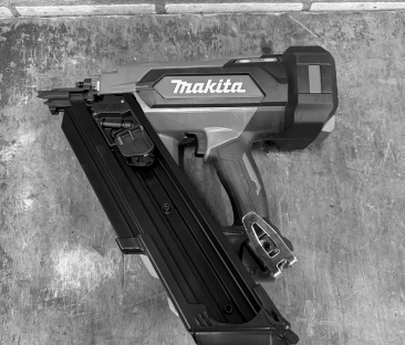 18 v Constructietacker Makita