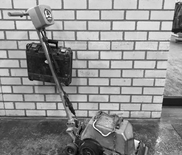 Tapijtstripper turbo 100 kg./32 cm. breed 230 v