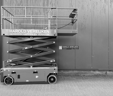 Hoogwerker schaar 10 m werkhoogte 1.20m breed