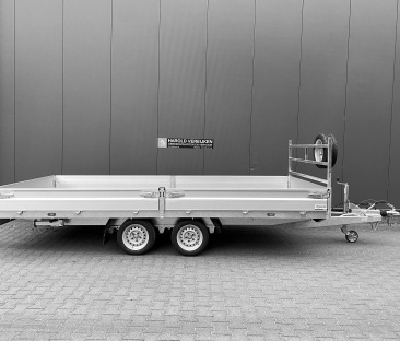 Aanhanger plateau met rijplaten (4.5m x 2m)