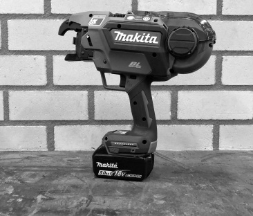 18 v. Vlechtmachine tbv vloerverwarming - betonnetten